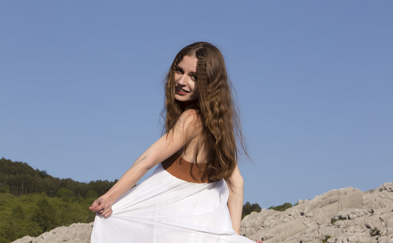 Света, 19